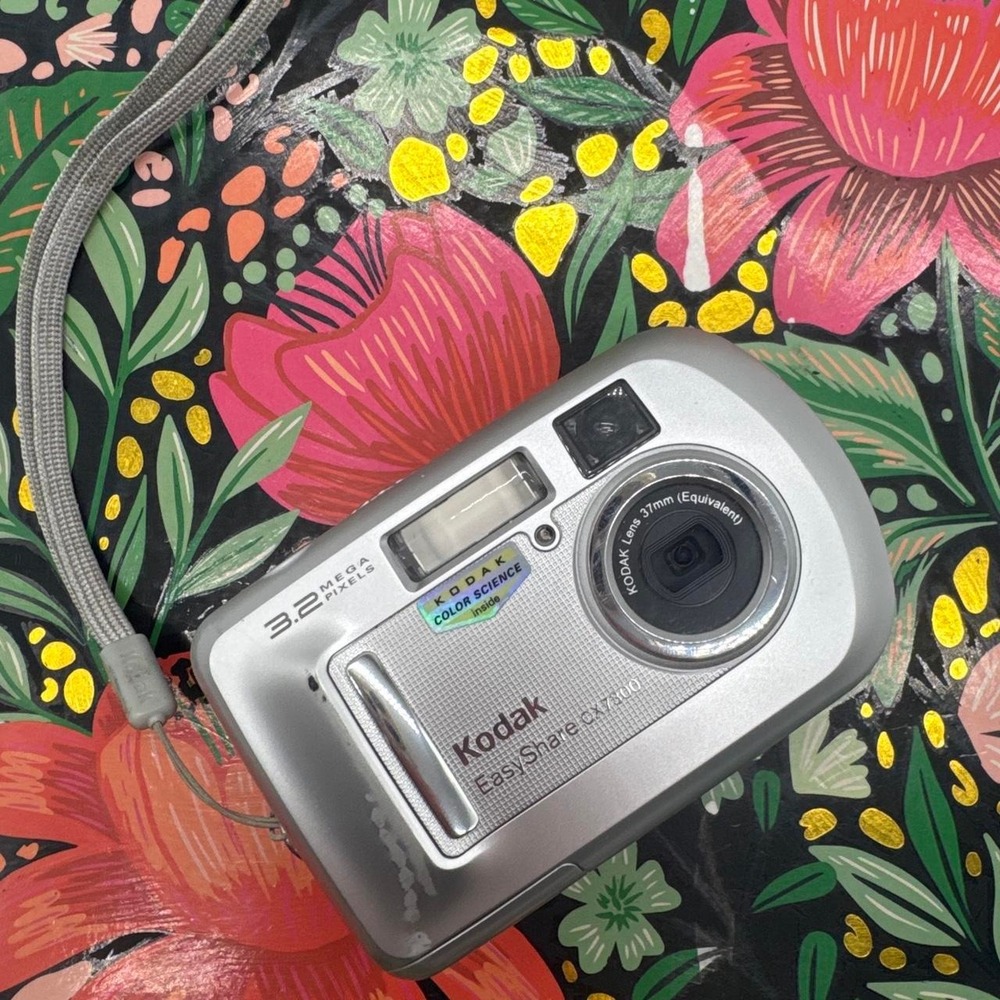 Kodak EasyShare CX7300 Digital Camera – Compact Point-and-Shoot Camera